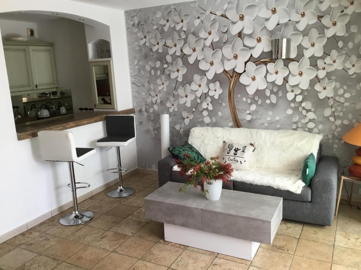 Appartement Mistral Gagnant à Fréjus Extérieur photo
